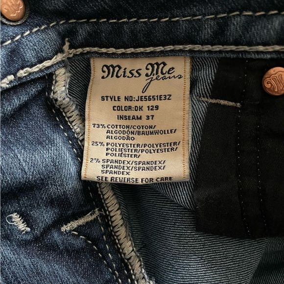 Miss Me Low Rise Easy Bootcut Blue Jeans with Jewels and Studs, size 26 tall - Picture 11 of 11